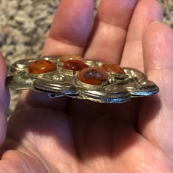 Vintage antique Scottish style white metal & stone brooch swirls - Picture 3 of 9